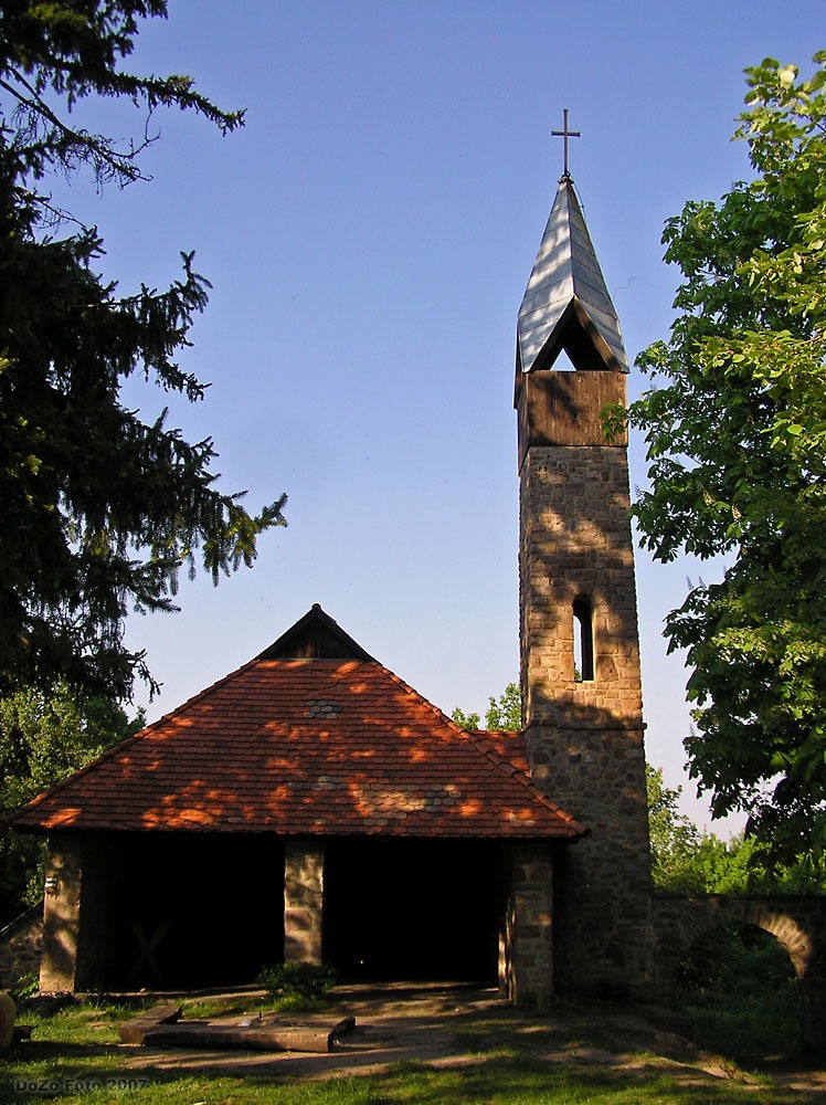 Jakab-hegyi kil�t� �s es�h�z (Mecsek)