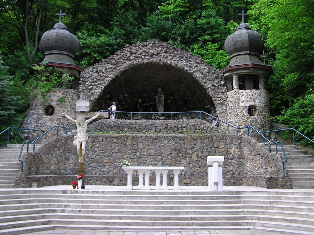 Nemzeti kegyhely Szentk�ton (M�tra)
