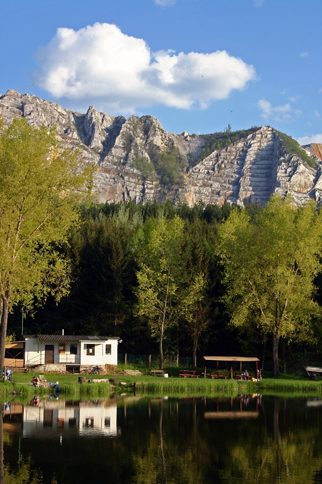 Lak-v�lgyi (Gy�ri) t� (B�lap�tfalva)...