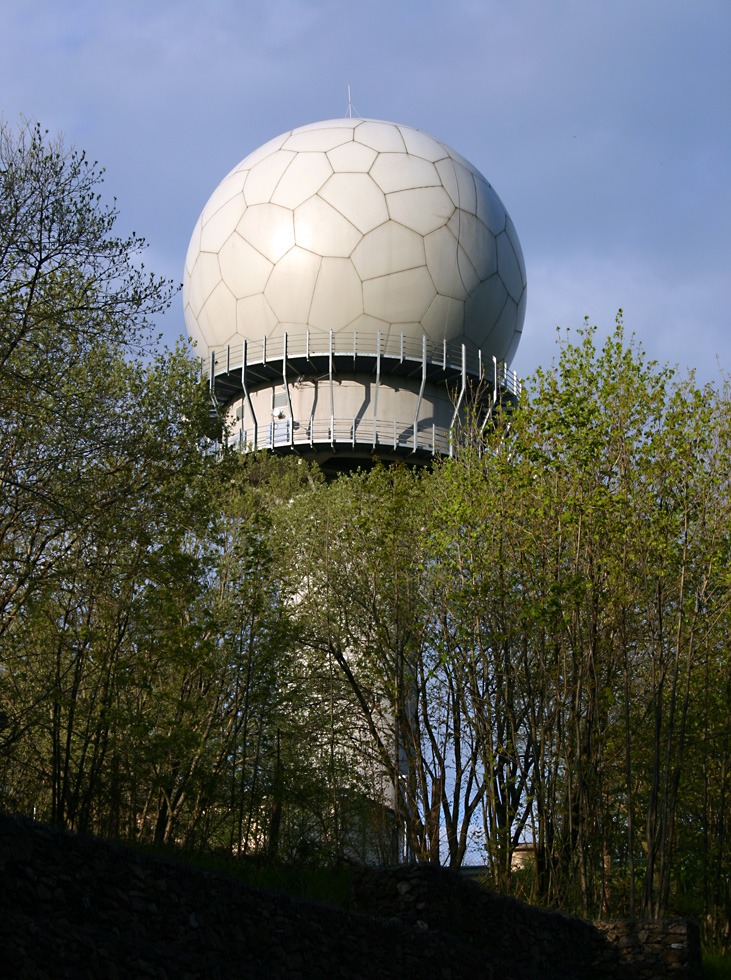 Giga-gomba... vagy NATO-radar B�nk�tt�l keletre...